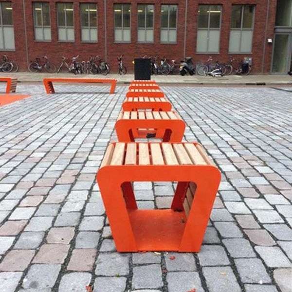 Straßenmobiliar FalcoLinea färbt den Amstel Campus Amsterdam orange