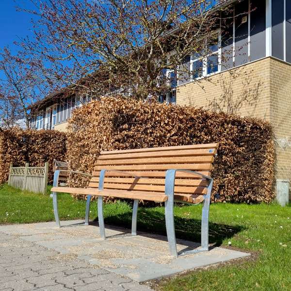 Stadtmobiliar | Parkbänke | FalcoRelax Parkbank mit Rückenlehne Stadtmobiliar | Parkbänke | FalcoRelax Parkbank mit Rückenlehne | image #2 |