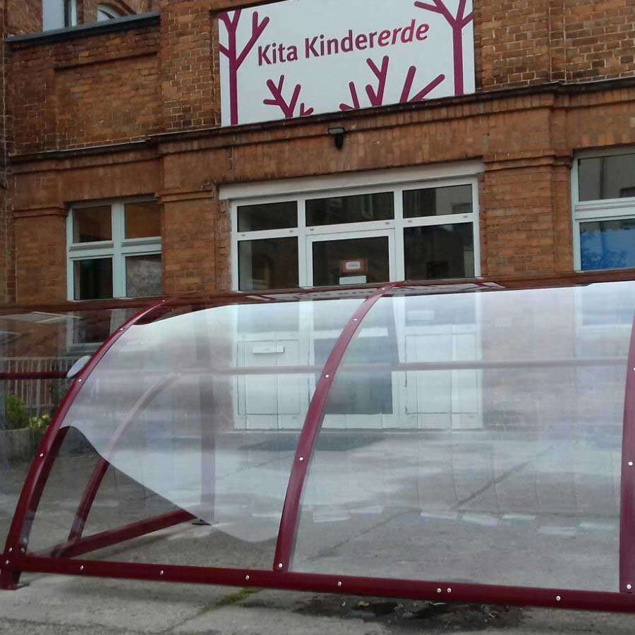 Kinderwagenunterstand FalcoRoller für die Kita Kindererde in Berlin