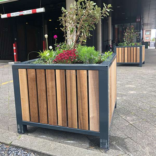 Stadtmobiliar | Blumen- und Pflanzenbehälter | FalcoBloc Pflanzenbehälter | image #8 |  