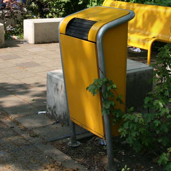 Stadtmobiliar | Abfallbehälter und Aschenbecher | FalcoJona Abfallbehälter, 50 Liter | image #8 |  