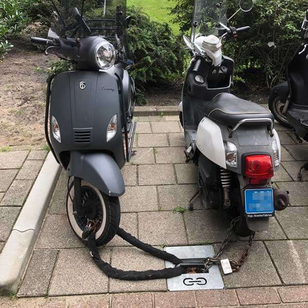 Verkehrsleiteinrichtungen | Absperrbügel und Anlehnbügel | FalcoScooter Rollerparkplatz | image #9 |  