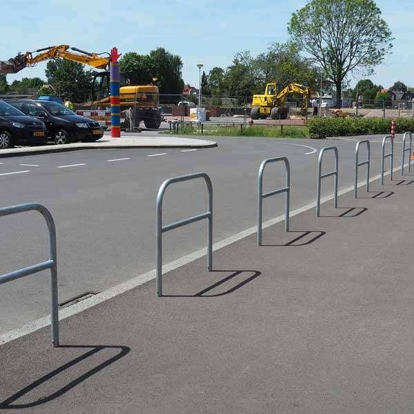 Verkehrsleiteinrichtungen | Absperrbügel und Anlehnbügel | Absperrbügel und Anlehnbügel mit Zwischenrohr | image #3 |  