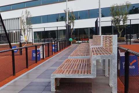 Tribünen und Bänke für das NTC Amstelveen