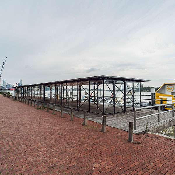 Falco Überdachung: komfortabler Warteraum in Rotterdam