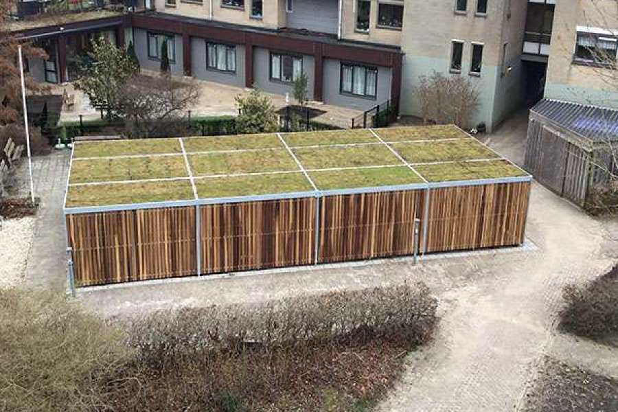 Elektromobil Überdachung mit Gründach für eine Senioreneinrichtung
