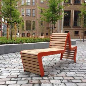 Straßenmobiliar FalcoLinea färbt den Amstel Campus Amsterdam orange