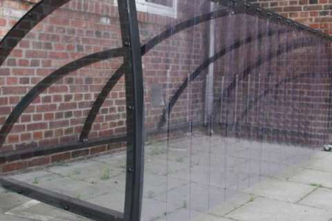 Kinderwagen trocken und überdacht in Düsseldorf