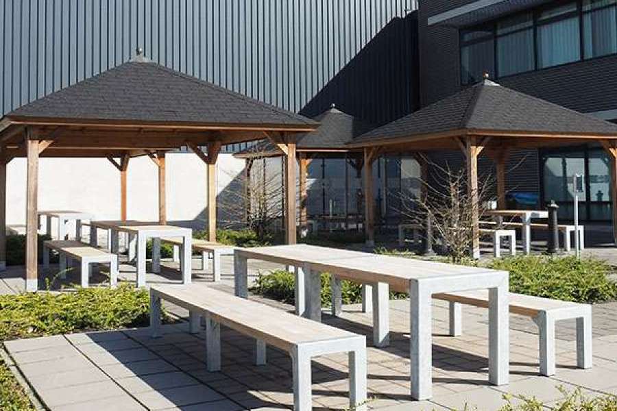 Betriebsgelände eingerichtet mit Picknicksets