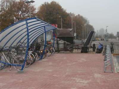 Fahrradabstellüberdachung und Fahrgast Überdachungen am Bahnhof Rosendahl