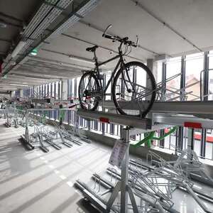 Innovatives Fahrradparkprojekt in Danzig mit Falco Doppelstockparkern