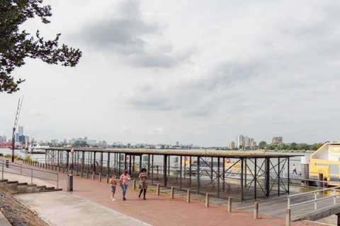 Falco Überdachung: komfortabler Warteraum in Rotterdam