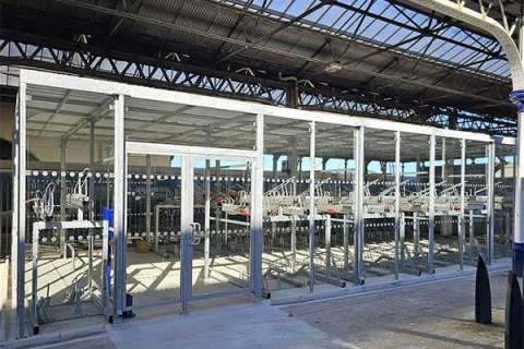 Cycle-Hub: Fahrradabstellanlage am ScotRail-Bahnhof Inverness
