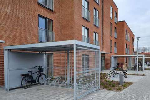 Intelligente und stilvolle Fahrradparklösung für dänischen Appartementkomplex