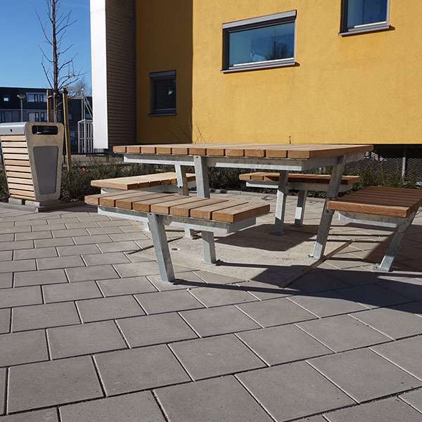 Stadtmobiliar  Picknickset Parkbank Abfallbehälter
