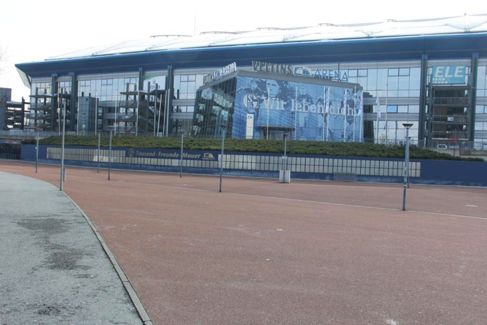 Falco Abfallbehälter für den Außenbereich Schalke 04