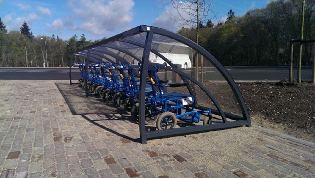 Kinderwagen- und Rollstuhlunterstand für Freilichtmuseum