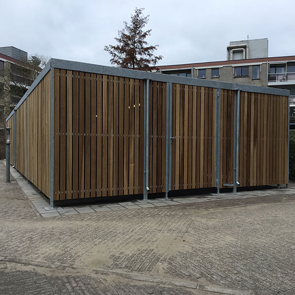 Elektromobil Überdachung mit Gründach für eine Senioreneinrichtung