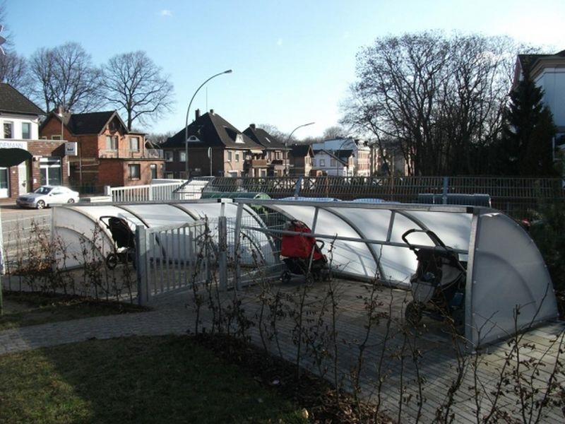 FalcoRoller Kinderwagenunterstand für Kitas in Hamburg