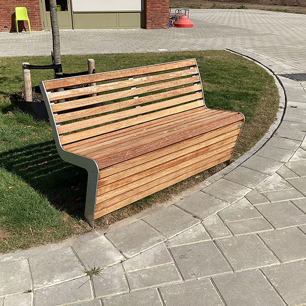 Vollständige Ausstattung eines Schulhofes