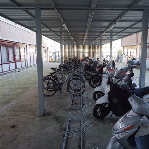 83144_Fahrrad_berdachungen_innen_Fahrradunterstand