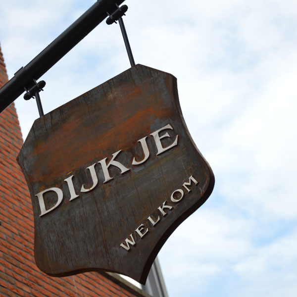 86289_Strassenmobiliar_Einkaufsstrasse