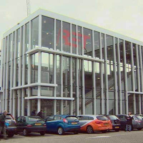 81062_Falco_Fahrradparkraum_U_Bahn_Station_Rotterdam