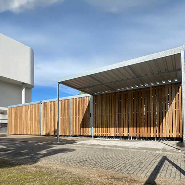 Langlebige und funktionelle Überdachungen für Pflegezentrum