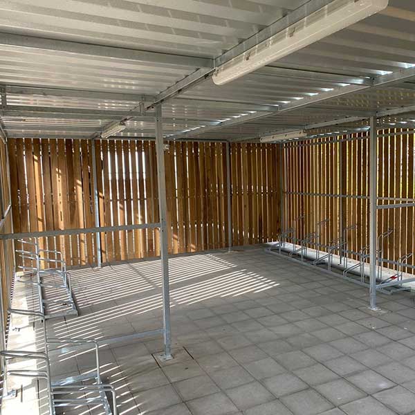 Langlebige und funktionelle Überdachungen für Pflegezentrum