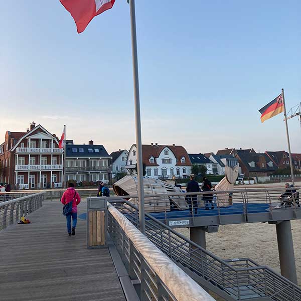 Nachhaltige Stadtmöblierung für die neue Mittelbrücke in Wyk auf Föhr