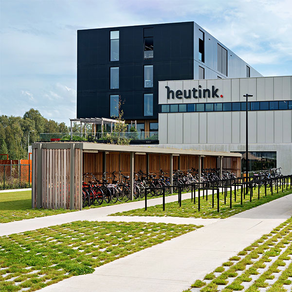 Nachhaltige Überdachungen mit Gründach bei Heutink in Nijverdal