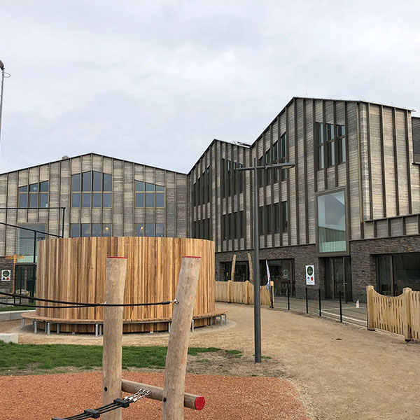 Runde Überdachung für IKC Kinderzentrum
