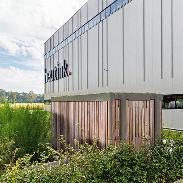 Nachhaltige Überdachungen mit Gründach bei Heutink in Nijverdal