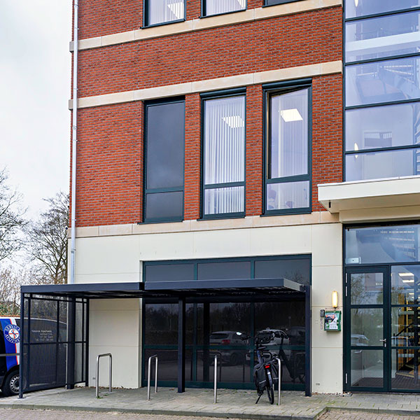 Praktische Fahrradabstellplätze im Gesundheitszentrum