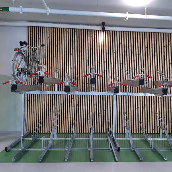 Modernes Fahrradparken in Schweden: neue Fahrradgarage am Mölndal Bahnhof