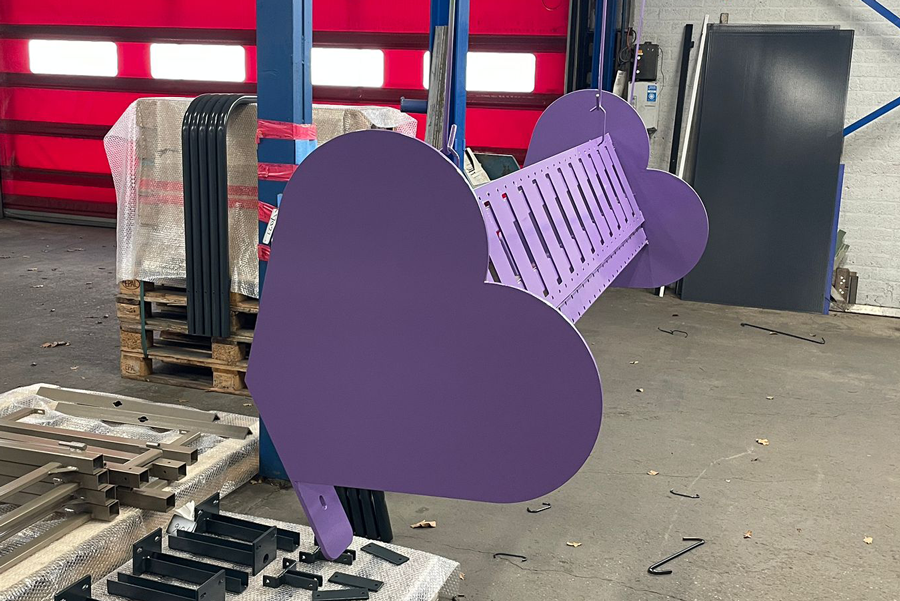 Jets Regenbogenbank: Von der Zeichnung zur fertigen Parkbank