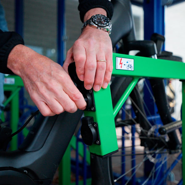 Zukunftsfähige Fahrradüberdachungen: Beispiel aus der Praxis bei Falco