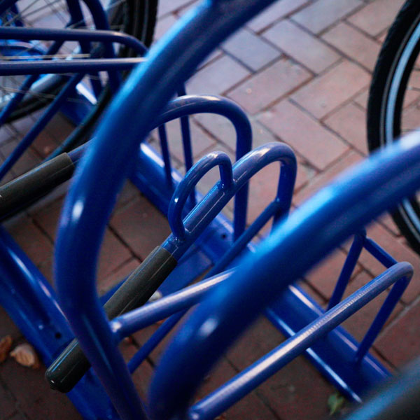 Zukunftsfähige Fahrradüberdachungen: Beispiel aus der Praxis bei Falco