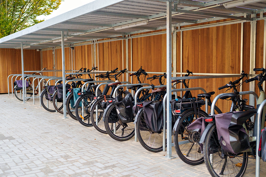 Überdachung für Fahrräder und Elektromobile in der Pflegeeinrichtung Sint Maarten