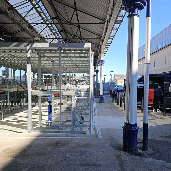 Cycle-Hub: Fahrradabstellanlage am ScotRail-Bahnhof Inverness
