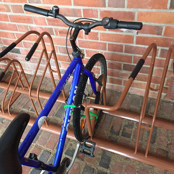 Ideal 2.0 Fahrradständer mit Anbindemöglichkeit