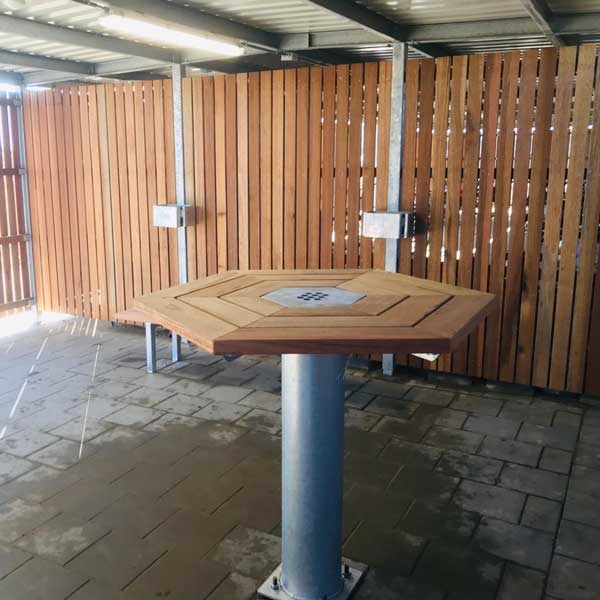 statafel bartafel straatmeubilair FalcoSwing