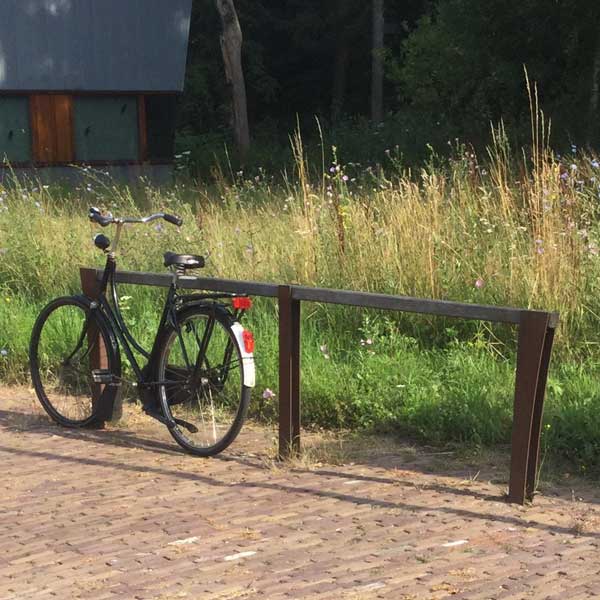 fietsparkeren fietsaanleunbeugel Cortenstaal