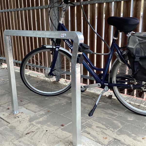 FalcoForce Fahrradanlehnbügel mit E-Bike Ladestation