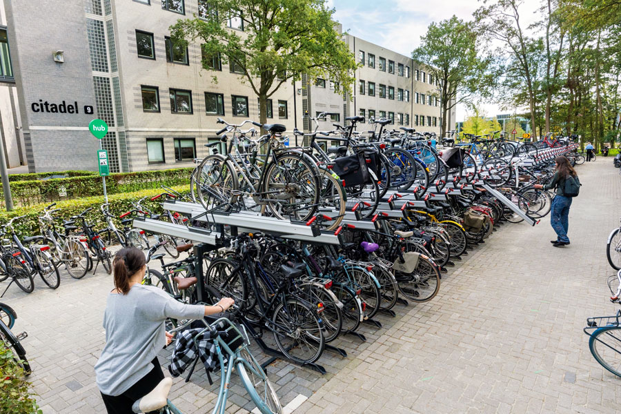 FalcoLevel Premium+ Doppelstockparker mit E-Bike Ladestation